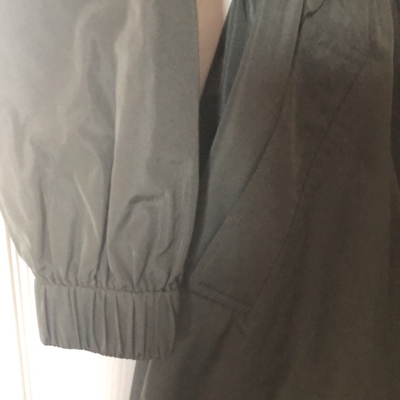 St. John windbreaker - Picture 5 of 11